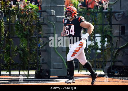 Cincinnati Bengals center Ted Karras (64) leaves the field following an NFL  football game against the Kansas City Chiefs, Sunday, Dec. 4, 2022, in  Cincinnati. (AP Photo/Jeff Dean Stock Photo - Alamy