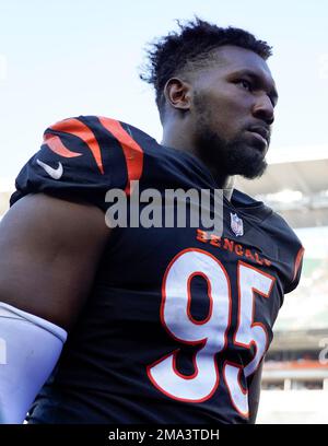 Cincinnati Bengals defensive tackle Zach Carter (95) plays during