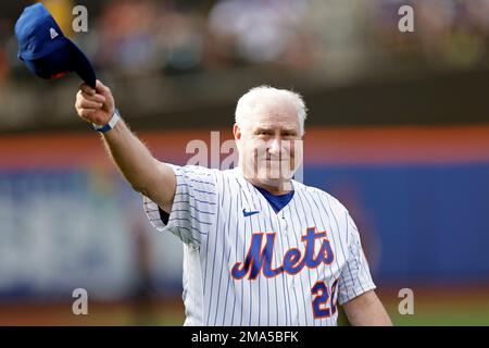 Ex-Mets star Ray Knight says 'I don't like the Wilpons' at Old