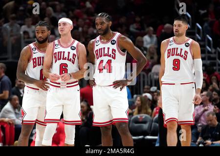 Chicago Bulls guard Alex Caruso stands for his headshot during the NBA  basketball team's media day Monday, Oct. 2, 2023, in Chicago. (AP  Photo/Charles Rex Arbogast Stock Photo - Alamy