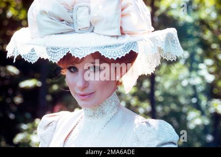 BARBRA STREISAND in HELLO, DOLLY! (1969), directed by GENE KELLY. Credit: 20TH CENTURY FOX/CHENAULT PRODS. / Album Stock Photo