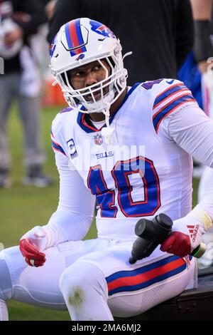 KANSAS CITY, MO - OCTOBER 16: Buffalo Bills linebacker Von Miller (40)  celebrates a defensive stop during the game between the Kansas City Chiefs  and the Buffalo Bills on Sunday October 16