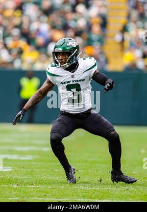 New York Jets safety Jordan Whitehead (3) prepares during the first half of  an NFL football