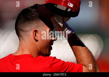 Philadelphia Phillies catcher J.T. Realmuto takes part in a drill during a  spring training baseball workout Friday, Feb. 17, 2023, in Clearwater, Fla.  (AP Photo/David J. Phillip Stock Photo - Alamy