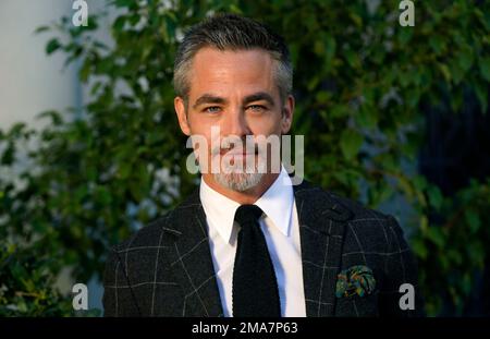 A model poses at the Ralph Lauren Spring 2023 Fashion Experience on  Thursday, Oct. 13, 2022, at the Huntington Gardens in Pasadena, Calif. (AP  Photo/Chris Pizzello Stock Photo - Alamy