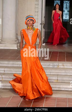 A model poses at the Ralph Lauren Spring 2023 Fashion Experience on  Thursday, Oct. 13, 2022, at the Huntington Gardens in Pasadena, Calif. (AP  Photo/Chris Pizzello Stock Photo - Alamy