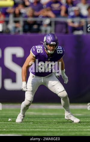 Minnesota Vikings tight end Johnny Mundt (86) on the field before an NFL  football game against the Dallas Cowboys, Sunday, Nov. 20, 2022 in  Minneapolis. (AP Photo/Stacy Bengs Stock Photo - Alamy