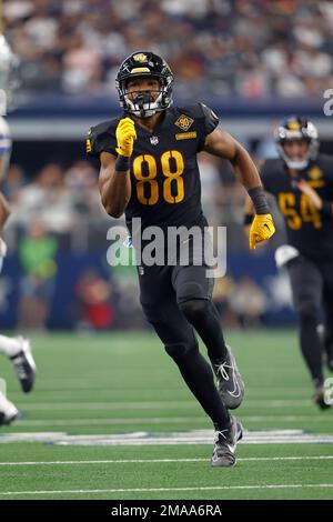 Washington Commanders tight end Curtis Hodges (45) arrives for practice at  the team's NFL football training facility, Wednesday, Aug. 10, 2022, in  Ashburn, Va. (AP Photo/Alex Brandon Stock Photo - Alamy