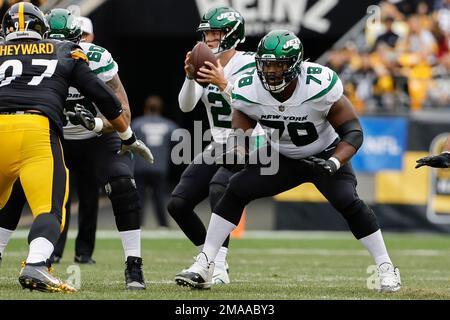 New York Jets guard Laken Tomlinson (78) defends against the Chicago Bears  during an NFL football game Sunday, Nov. 27, 2022, in East Rutherford, N.J.  (AP Photo/Adam Hunger Stock Photo - Alamy