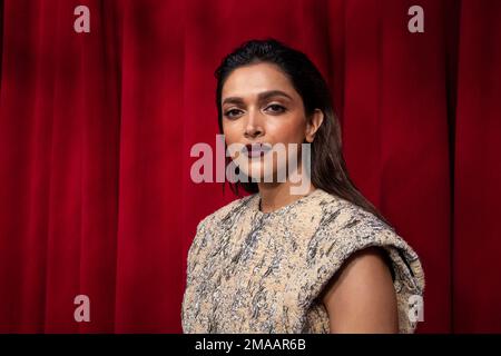 Deepika Padukone arrives for the Louis Vuitton Fall/Winter 2023-2024  ready-to-wear collection presented Monday, March 6, 2023 in Paris. (Scott  Garfitt/Invision/AP Stock Photo - Alamy