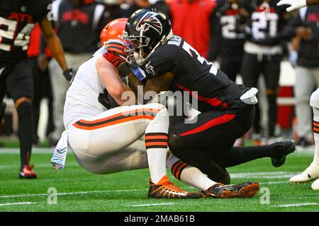 Houston, Texas, USA. 4th Dec, 2022. Cleveland Browns tight end Harrison  Bryant (88) carries the ball upfield after a catch during the second  quarter of the game between the Houston Texans and