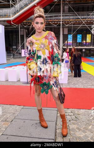 Paris Jackson Wears Crochet Dress at Stella McCartney's PFW Show – Footwear  News