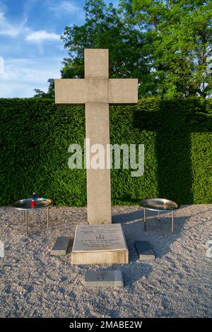 27.05.2016, Croatia, Zagreb, Zagreb - Graves of German soldiers (4000 in total) in Mirogoj Multi-denominational Central Cemetery. 00A160527D150CAROEX. Stock Photo