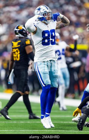 Tight end (89) Peyton Hendershot of the Dallas Cowboys warms up before  playing against the Los Angeles Rams in an NFL football game, Sunday, Oct.  9, 2022, in Inglewood, Calif. Cowboys won