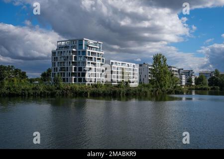 01.09.2022, Germany, Mecklenburg-Western Pomerania, Schwerin - Luxury apartments on the shore of Lake Ziegeinnen. 00X220901D008CAROEX.JPG [MODEL RELEA Stock Photo