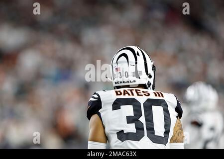 Cincinnati Bengals defensive back Jessie Bates III (30) drops to defend  during an NFL football game against the Miami Dolphins on Thursday,  September 29, 2022, in Cincinnati. (AP Photo/Matt Patterson Stock Photo -  Alamy