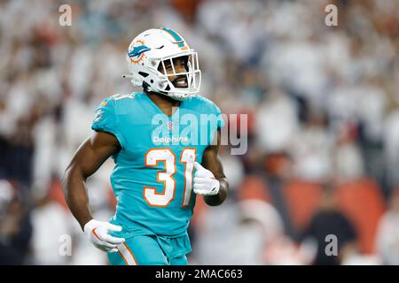 Miami Dolphins running back Raheem Mostert (31) runs on the field ...