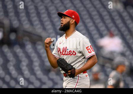 Seranthony Dominguez makes MLB debut