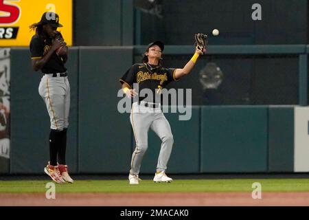 Ji Hwan Bae dazzles in center field as Pirates open Cardinals series with  victory