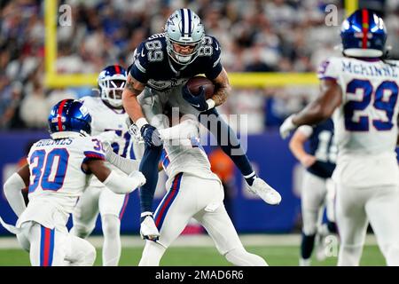 Dallas Cowboys tight end Jake Ferguson (87) runs against the New York Giants  during an NFL Football game in Arlington, Texas, Thursday, Nov. 24, 2022.  (AP Photo/Michael Ainsworth Stock Photo - Alamy