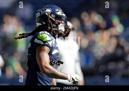 Seattle Seahawks safety Ryan Neal (26) poses for photos with FC Bayern  Munich players on Friday, Nov. 11, 2022 in Munich, Germany. (Gary  McCullough/AP Images for NFL Stock Photo - Alamy