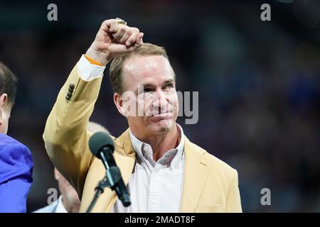 Indianapolis Colts' Peyton Manning puts on his helmet during the first half  of the NFL football game in Orchard Park, N.Y., Sunday, Jan. 3, 2010. (AP  Photo/ David Duprey Stock Photo - Alamy