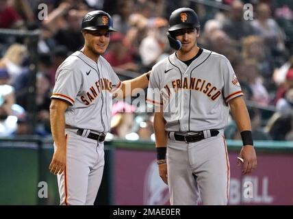 Giants third-base coach Mark Hallberg interviews for manager's job