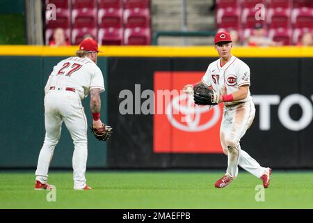 Cincinnati Reds left fielder Stuart Fairchild (17) in the fifth