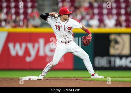 Cincinnati Reds second baseman Alejo Lopez (35) plays during the second  game of a baseball doubleheader against the Pittsburgh Pirates Tuesday,  Sept. 13, 2022, in Cincinnati. (AP Photo/Jeff Dean Stock Photo - Alamy