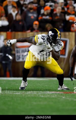 CHARLOTTE, NC - DECEMBER 18: Pittsburgh Steelers offensive guard Kevin  Dotson (69) during an NFL football game between the Pittsburg Steelers and  the Carolina Panthers on December 18, 2022 at Bank of