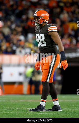 Cleveland Browns defensive end Isaac Rochell (98) on defense during an NFL  football game against the Carolina Panthers, Sunday, Sep. 11, 2022, in  Charlotte, N.C. (AP Photo/Brian Westerholt Stock Photo - Alamy