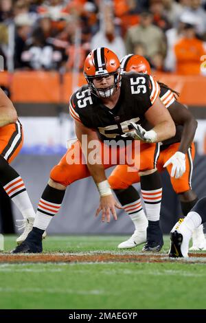 Cleveland Browns center Ethan Pocic (55) blocks against the New England  Patriots during an NFL football game in Cleveland, Sunday, Oct. 16, 2022,  (AP Photo/Rick Osentoski Stock Photo - Alamy