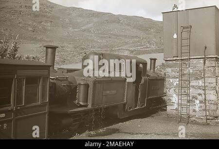 Ffestiniog Railway double-ended Fairlie locomotive Merdinn Emrys at Tan-y-Bwlch station in the 1930s Stock Photo