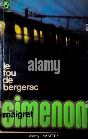 Le Fou De Bergerac Book by Georges Simenon 1932 Stock Photo
