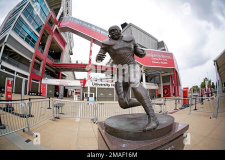 Jim Brown statue in Cleveland, OH (Google Maps)