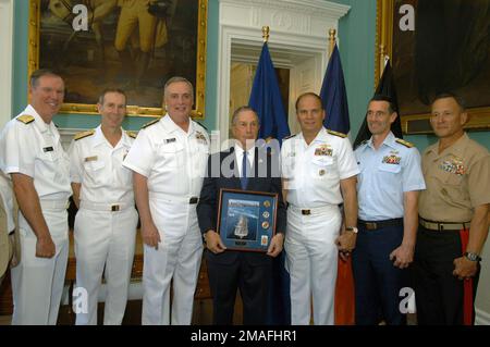 060525-N-9543M-001. [Complete] Scene Caption: New York City Mayor, The Honorable Michael Bloomberg (center), poses for a group photograph with US Navy (USN), US Marine Corps (USMC) and US Coast Guard (USCG) personnel, as he welcomes the sea services to New York City, during Fleet Week 2006 activities. Pictured left-to-right: USN Vice Admiral (VADM) Mark Fitzgerald, Commander, Second Fleet; USN Rear Admiral (RADM) Frederic Reuhe, Commander, Navy Region Mid-Atlantic; USN RADM Gary Hall, Commander Amphibious Group Two (COMPHIBGRU TWO), Mayor Michael Bloomberg; USN RADM Mark Kenny, Commander, Cent Stock Photo