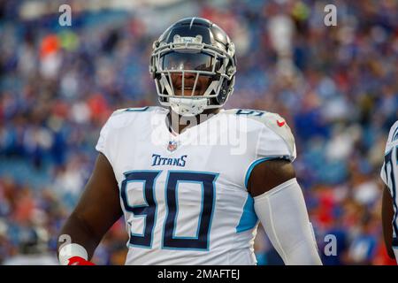 Tennessee Titans defensive tackle Naquan Jones (90) comes off the