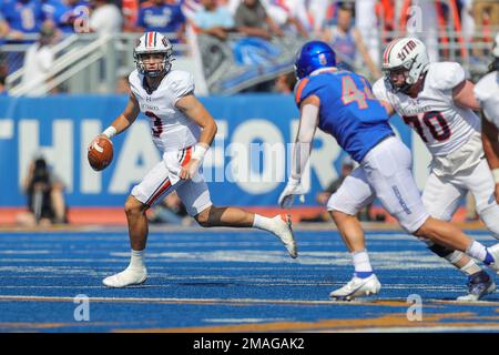 BOISE, ID - SEPTEMBER 17: Boise State Broncos linebacker George