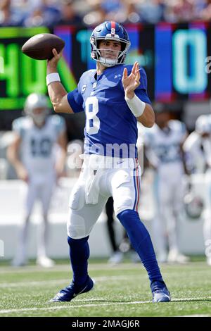 New York Giants quarterback Daniel Jones (8) passes against the New England  Patriots during an NFL preseason football game, Sunday, Aug. 29, 2021, in  East Rutherford, N.J. (AP Photo/Adam Hunger Stock Photo - Alamy