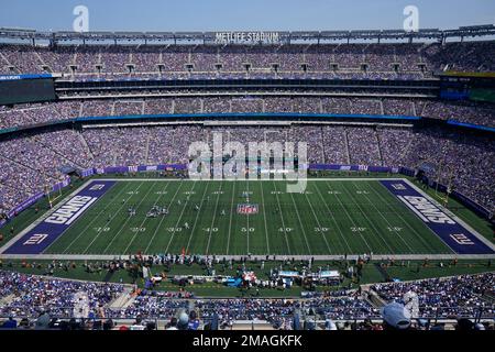 Photos: The Giants host the Panthers in the home opener at MetLife