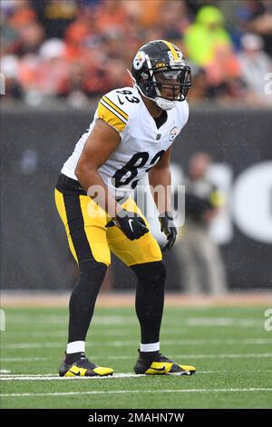 Pittsburgh Steelers tight end Connor Heyward (83) performs drills during an  NFL football practice at rookie minicamp, Friday, May 13, 2022, in  Pittsburgh. (AP Photo/Keith Srakocic Stock Photo - Alamy