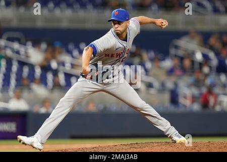 Los Angeles Dodgers relief pitcher Alex Vesia (51) aims a pitch during a  baseball game against the Miami Marlins, Sunday, Aug. 28, 2022, in Miami.  (AP Photo/Marta Lavandier Stock Photo - Alamy