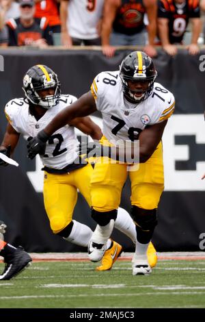 Pittsburgh Steelers guard James Daniels (78) blocks during an NFL football  game, Sunday, Oct. 9, 2022, in Orchard Park, NY. (AP Photo/Matt Durisko  Stock Photo - Alamy