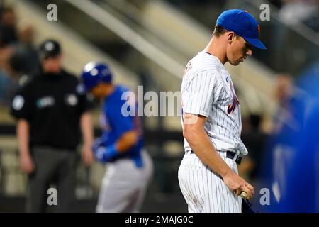 Photo: Chicago Cubs Rafael Ortega Cannot Make Catch On Home Run Ball -  SLP2022062613 