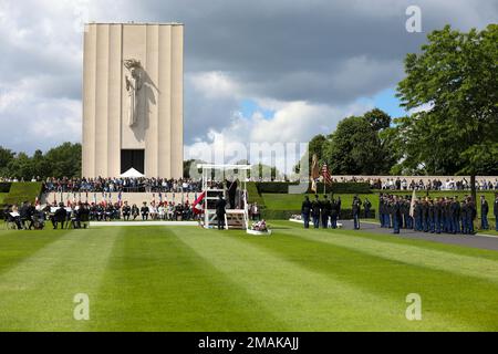 The 21st Theater Sustainment Command attends Lorraine American Cemetery and Memorial, the Second World War American military war grave cemetery, located just outside Saint-Avold, Moselle, France for the 2022 Memorial Day service. Dedicated in 1960, the cemetery contains the largest number of graves of our military dead of World War II in Europe, totaling more than 10,000. Stock Photo