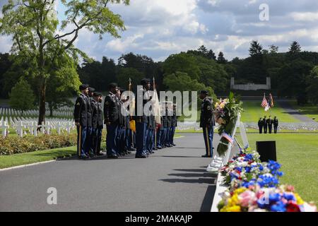 The 21st Theater Sustainment Command attends Lorraine American Cemetery and Memorial, the Second World War American military war grave cemetery, located just outside Saint-Avold, Moselle, France for the 2022 Memorial Day service. Dedicated in 1960, the cemetery contains the largest number of graves of our military dead of World War II in Europe, totaling more than 10,000. Stock Photo