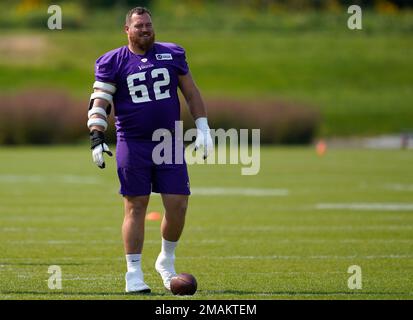 Minnesota Vikings guard Chris Reed takes part in drills at the NFL football  team's practice facility in Eagan, Minn., Wednesday, June 8, 2022. (AP  Photo/Bruce Kluckhohn Stock Photo - Alamy