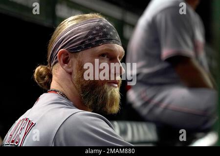 Chicago Cubs' Patrick Wisdom breaks his bat during a baseball game against  the Cincinnati Reds Saturday, Aug. 13, 2022, in Cincinnati. (AP Photo/Jeff  Dean Stock Photo - Alamy