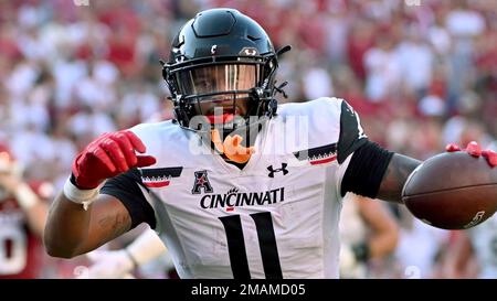 Bearcats TE Leonard Taylor to opt-out of bowl game and declares