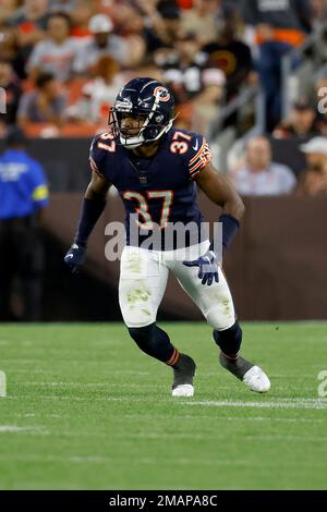 Chicago Bears safety Elijah Hicks (37) drops back in coverage